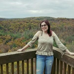 Meet your Posher, Avery